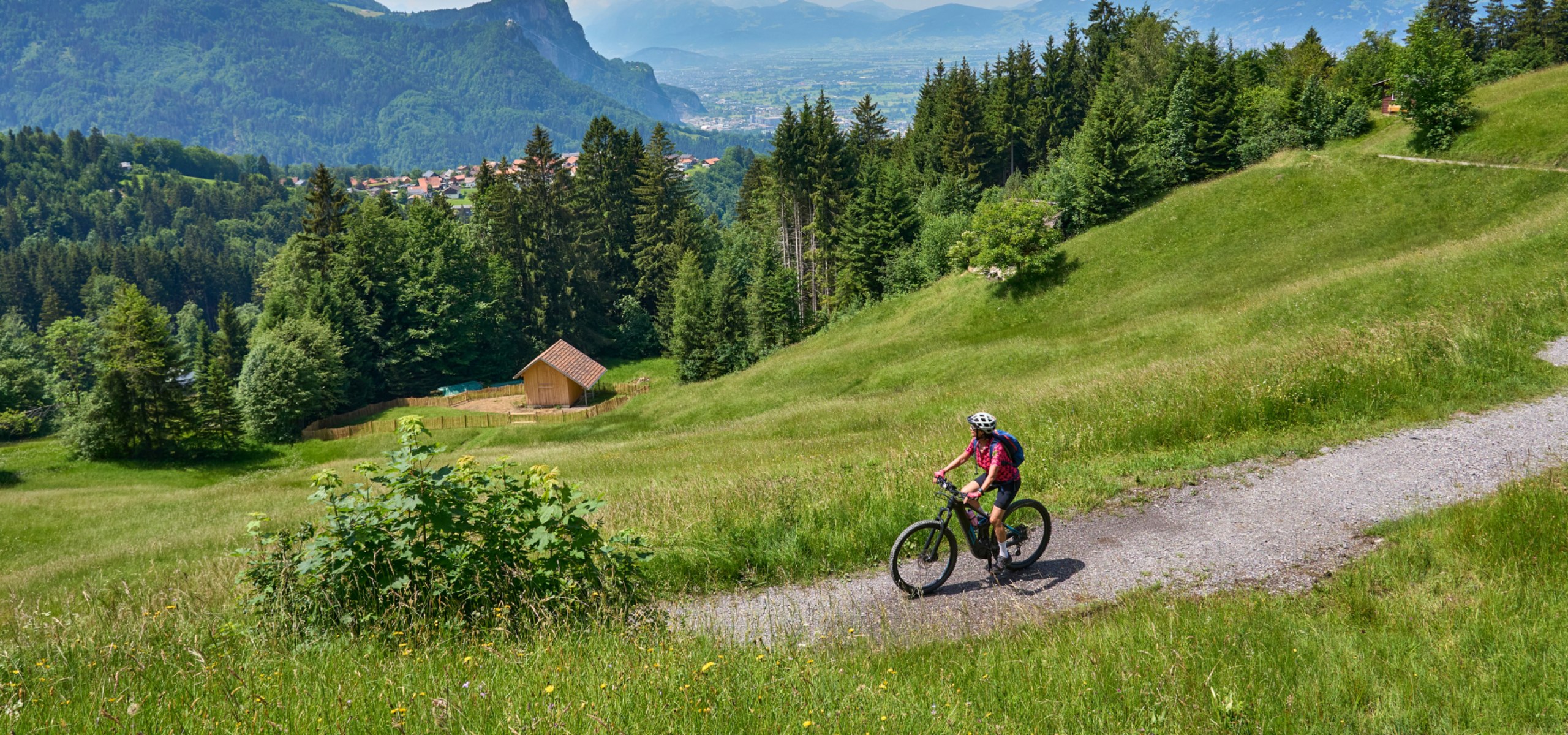 Guests cycling by lakes in Austria