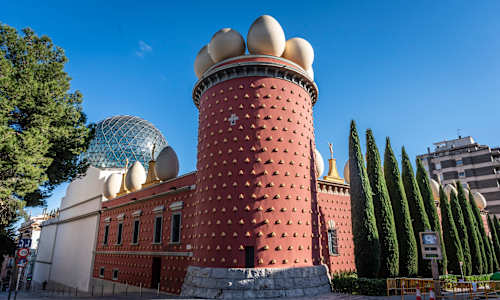 Exterior view of Dali Theatre Museum 