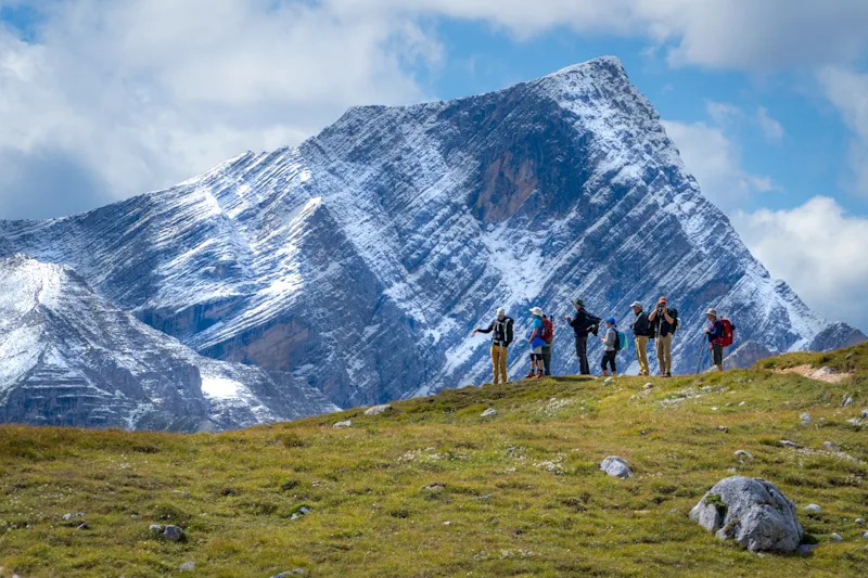 5 Reasons to Choose Group Travel Over DIY